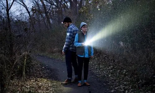 Battle-Of-The-Beams-Headlamps-vs.-Flashlights-Which-One-Should-You-Choose-when-Hiking GLORYFIRE®
