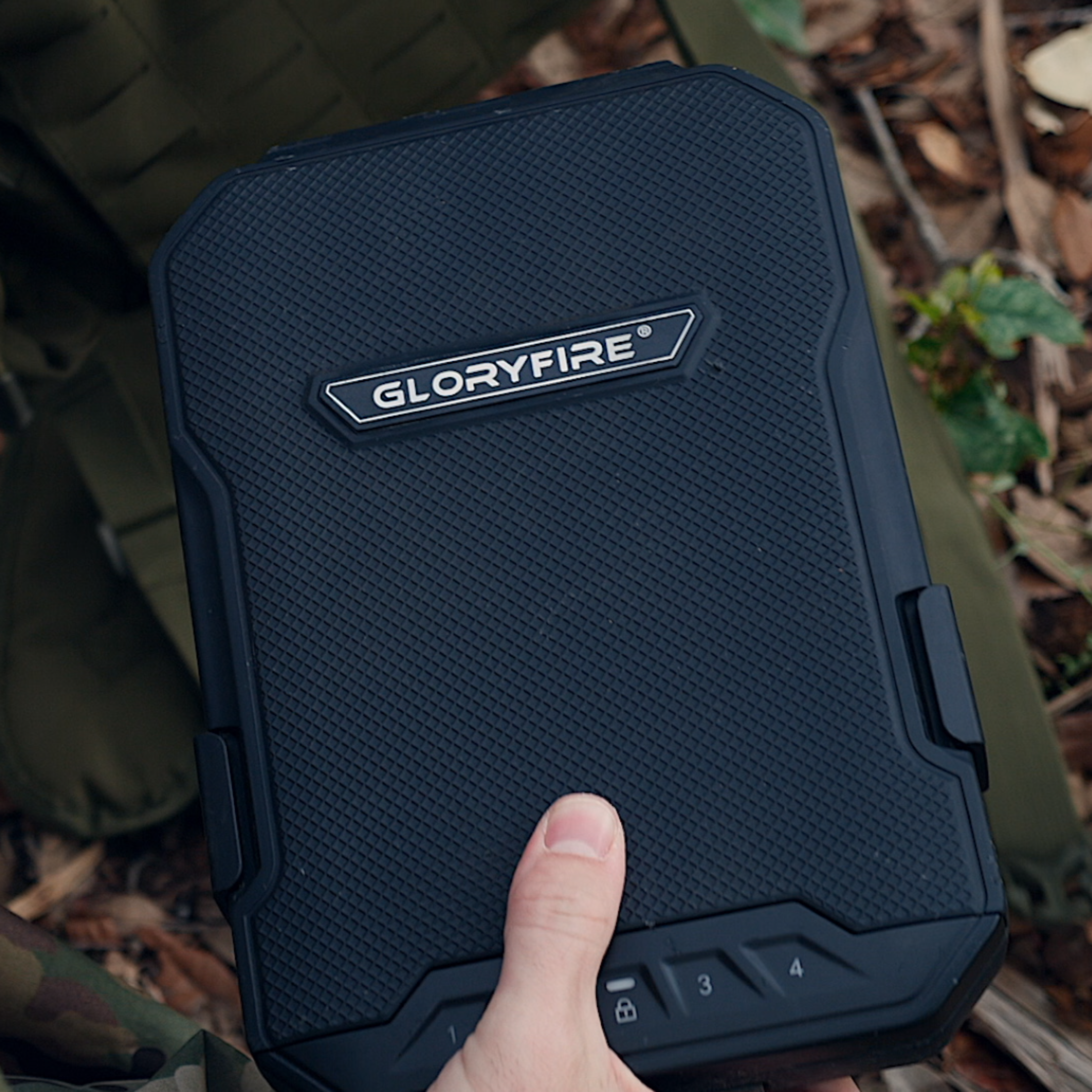 Why-You-Should-Use-a-Portable-Safe-While-Hunting-Camping-or-Hiking GLORYFIRE®